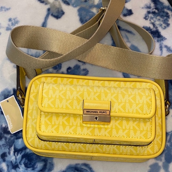 🎈Michael Kors Bradshaw Crossbody Camera Bag - Picture 2 of 10